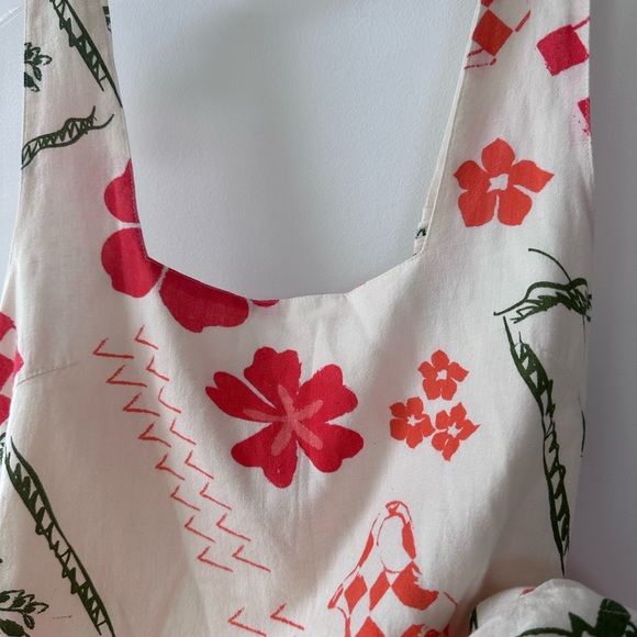 Asymmetrical Floral Print Dress - Picture 5 of 10